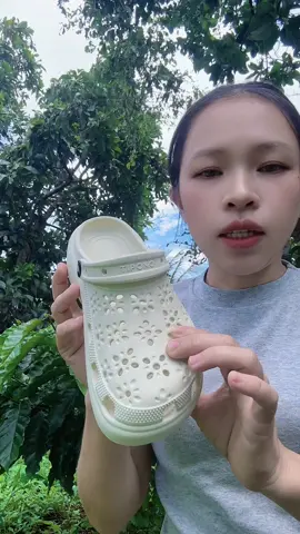 Dép sục tipono nữ hoa tiết hoa#videpxinh #depsuc #giaydephottrend #tipono #xuhuong 