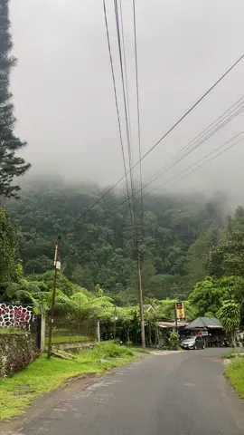 kaliurang-street after rain, with all the memories🍃