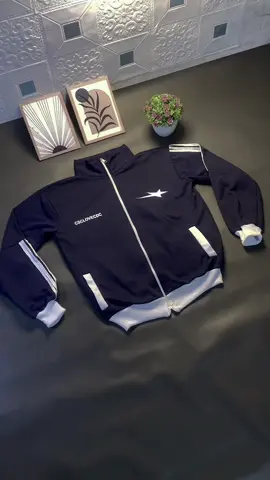 ini buat aktivitas apapun cocok sih🥵 #atasanwanita #jaketmurah #jakettracktop #jaketolahraga 