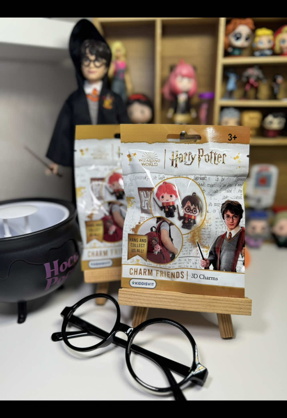 З кожною серією ця колекція мені подобається все більше і більше. @Kiddisvit.ua дякую за круту новинку. Спробую зібрати всіх без повторів. Як думаєш вийде? #harrypotter #розпаковка #blindbox #kiddisvit #гарріпоттер 