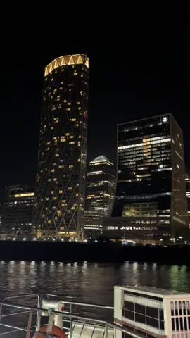 London at night so beautiful #fyp#london #canarywharf #england #nightview 