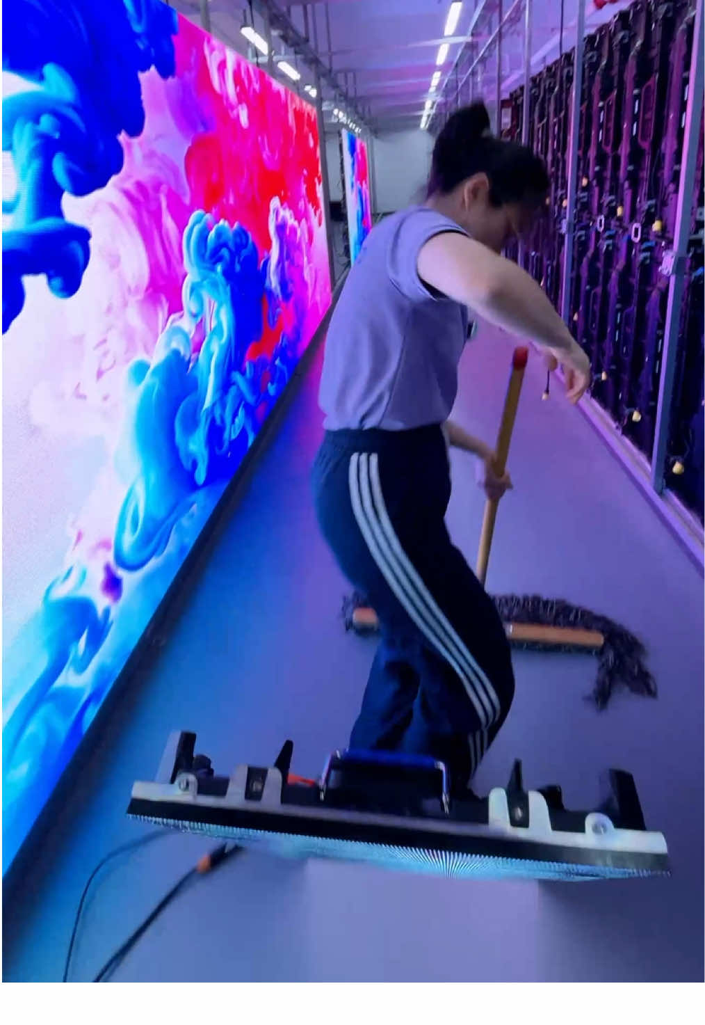 Even if the LED screen falls, it can still display normally #rentalledscreen #LEDrentalledscreen #ledvideowall #leddisplayfactory #WaterproofLEDscreen #ledscreen #aresled #leddisplay #leddisplayscreen #indoorledscreen #StageScreen #outdoorleddisplay #ledwall #outdoorledscreen #xr #ledscreenfactory 