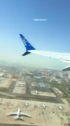 Fly Dubai B737 Max takes off from Dubai ✈️ #flydubai #b737 #dubai #takingoff #travel 