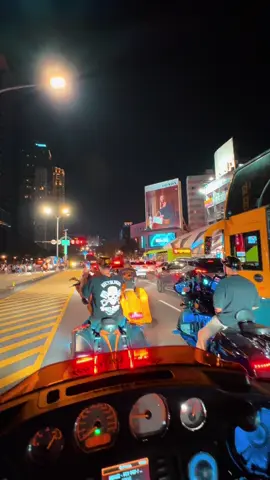 新光三越終於💪@惡人騎士 @martinxiu0207 @Tido @Ching @wwloves21  哈雷 美式/哈雷(OUTRAGE 惡人騎士) #哈雷 #新光三越  #harleydavidson  #上推薦通知我 #上推薦       