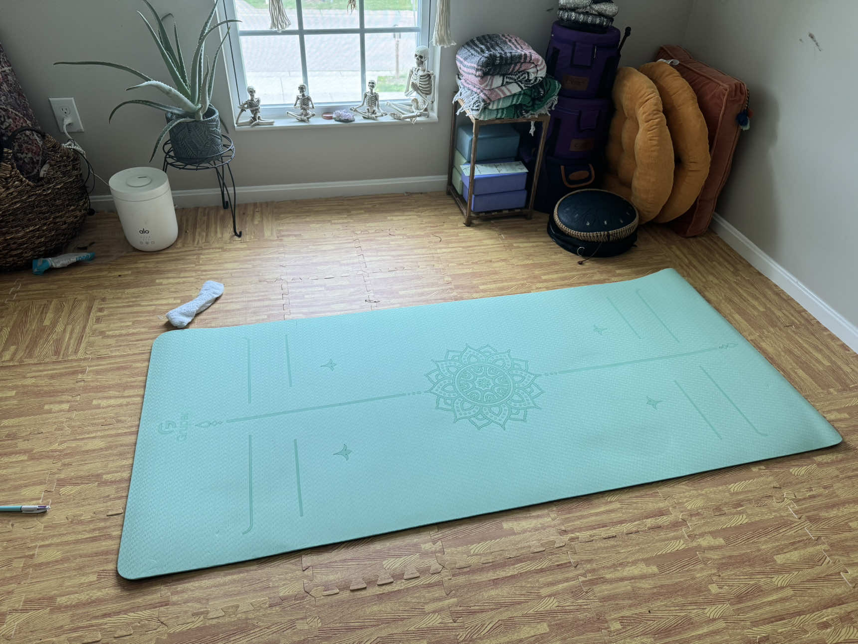 🌿 Living in your truth isn’t about rushing to prove anything to the world it’s about slowing down, listening to your soul, and honoring what feels right for you. The more you align with your authentic self, the lighter and freer life becomes. Take a moment today to breathe, recenter, and remember: your truth is your power. 🌿 #blackyogateacher #livinginyourtruth #spiritualyogi #witchtok #yogagirl 