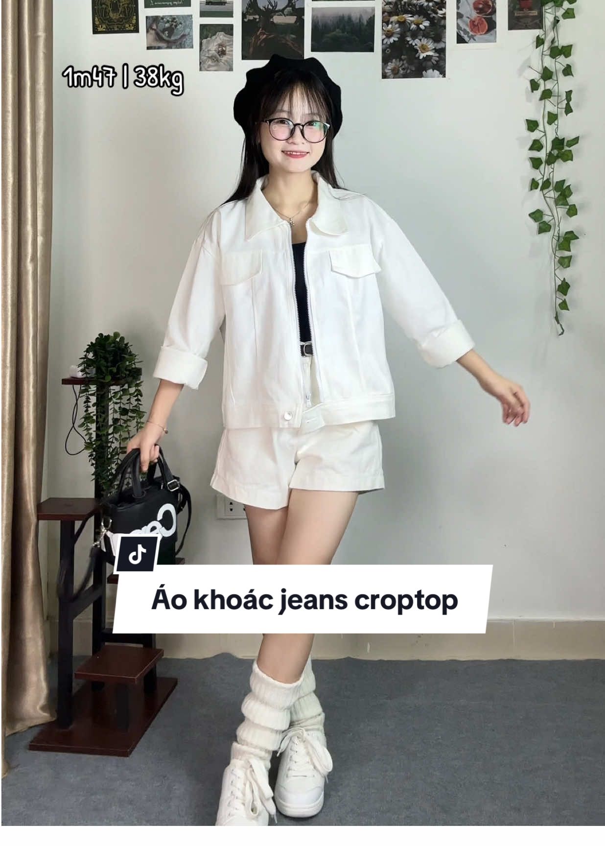 Chất jeans mỏng nên mặc mùa nào cũng oki nha #betrangm47 #nangnammacgi #aokhoacjean 