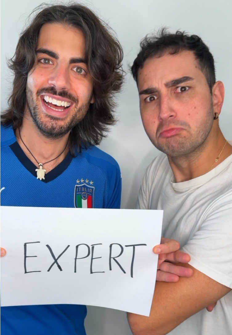 The last one is the real pro! @Pizzeria La Baia dal 1969 #lionfieldmusic #pizza #italy 