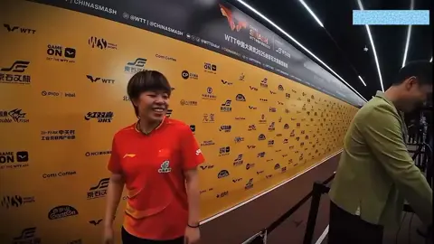 Cười đau bụng! Đại Địch phàn nàn về Tiểu Châu: Ảnh photoshop giả quá. Ta nói Yidi cái gì cũng dám làm cũng dám nói , chỉ làm ảnh MC hoảng hốt lun mà kakak 🤣🤣🤣#wangyidi #chinasmash2025 #viral #xuhuong #tabletennis 