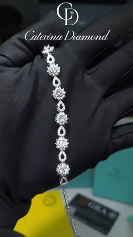 Vòng tay nữ đính đá Moissanite đi kèm giấy kiểm định GRA #Caterinadiamond #moissanitejewelry #xuhuong #fyp #vongtay 