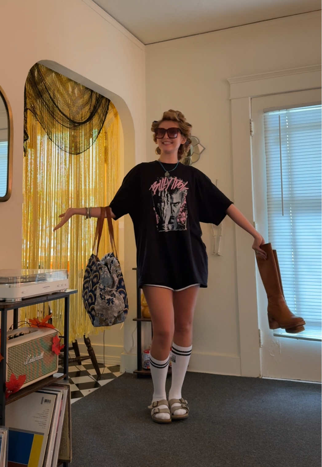 category is…off to LA for a photoshoot AHHH 👩‍🎤 big things are coming divas  #personalstyle #OOTD #vintagefashion #fitchecks #thrifted 