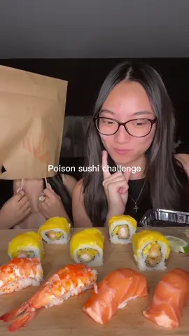I literally cannot handle spice ✋ #sushi #mukbang #challenge @sarah.slurps 