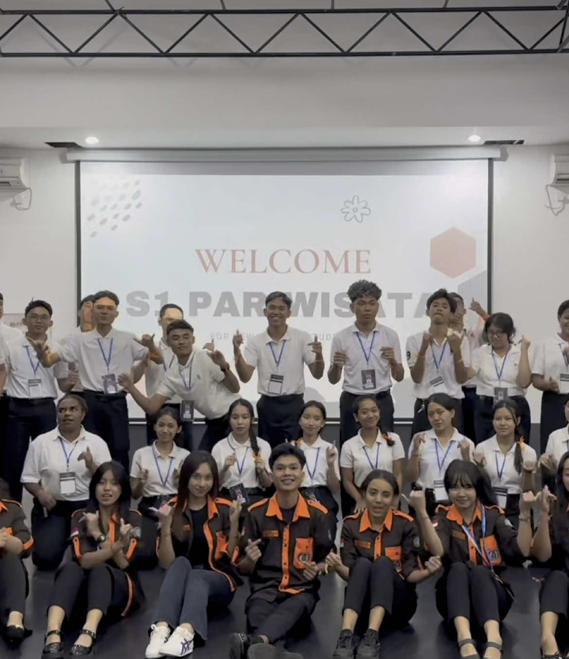 Hai arunifirst veloxity bareng yuk #fyp #ipbinternasional #velocity #pariwisata #bali 