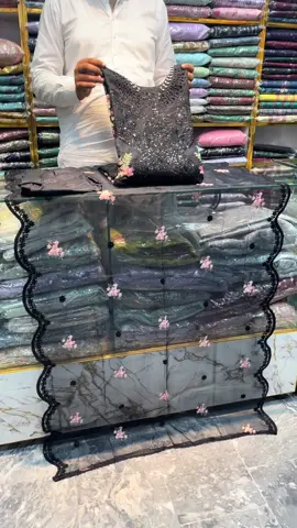 New arrival 🖤 at R&R collection 🛍️ Latest Maria.B ✨ all sizes available special colour🌑#newarrival #mariyaBhitcode #fashion #shop 