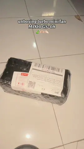 kapan lagi nemu kipas mini seharga kantong pelajar mana cakep& anginnya kenceng😭#fyp #kipasanginportable #kipasminiportable #kipasmixiogs08 