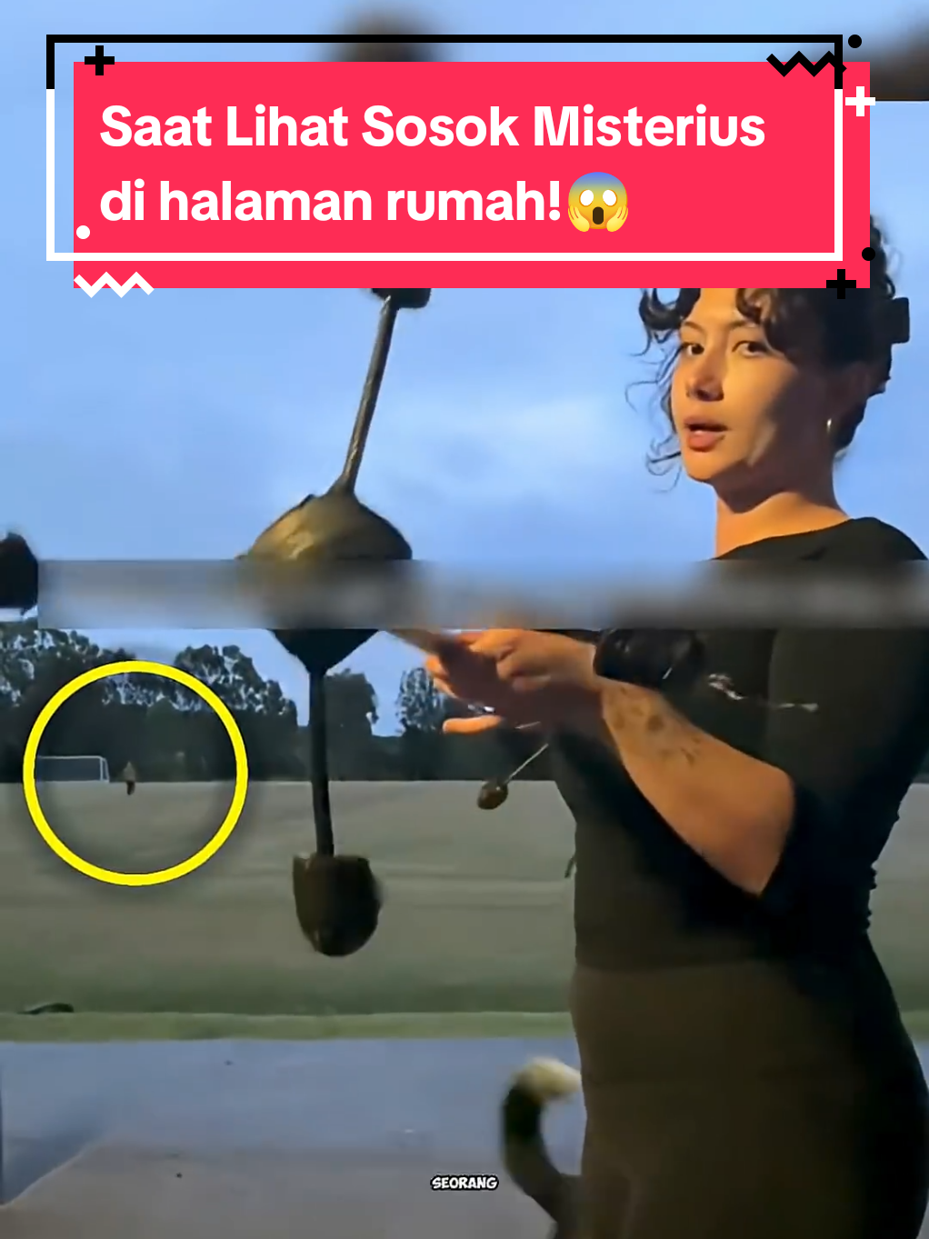 Saat lihat sosok misterius di halaman rumah!😱😱 #shortvideo #shorts #misterius #horror #fyp 