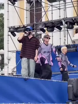 Cú ngã giar nhiw thật thật nhiw giar nhưng mà củ nghệ nha 😅🥰🥰#quanghungmasterd #muzik #abcxyz 