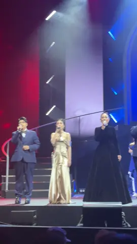 เก็บภาพบรรยากาศ งานคอนเสิร์ต the goalden song 2025 มาฝากค่ะ  #goldensong #thegoldensong #เวทีเพลงเพราะ 