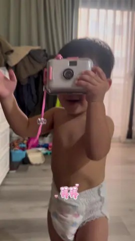 兩歲小孩真的那麼厲害嗎～～ 竟然知道姨姨肚是男還是女😉 小孩開心玩瘋了🎉 #性別趴 #男女 #小孩 