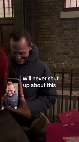 making tom hiddleston smile & laugh was the highlight of my year! had to make this of our convo (so thankful we got to talk for a good while) vid credits: @Cecilia #marveltok #marvelpov #lokilaufeyson #tomhiddleston #marveldr 