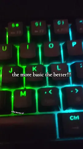 #starpets #roblox #adm #adoptme  I loveee the parrot in adopt me I might give it awayyy