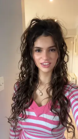 Seattle rainy day transformation  Proof that clouds can’t dull this shine! #RainyDayLook #GrungeGlam #PacificNorthwest #IndoorBeauty #MoodyAesthetic