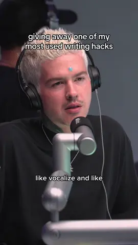 turning my feelings into people helps me write about them... it brings them to life and gives the song a whole other dimension for people to connect to... ps u can listen to this whole interview with @travismills on now @Apple Music #jutes #interview #songwriter 