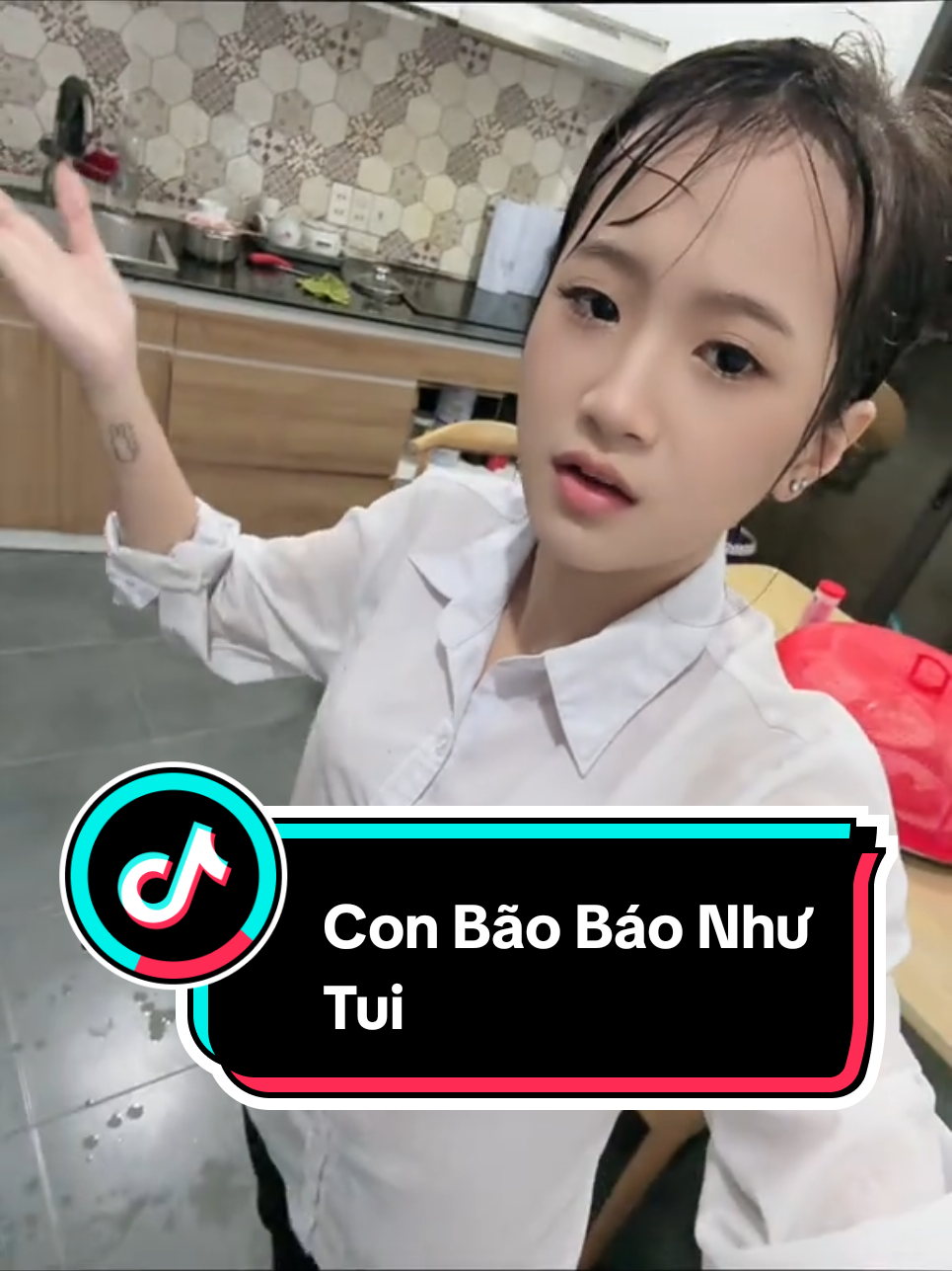 Bão đến bất chợt... Bão phá bất ngờ @nghoanganh_151208  Có được thông báo bão đâu....