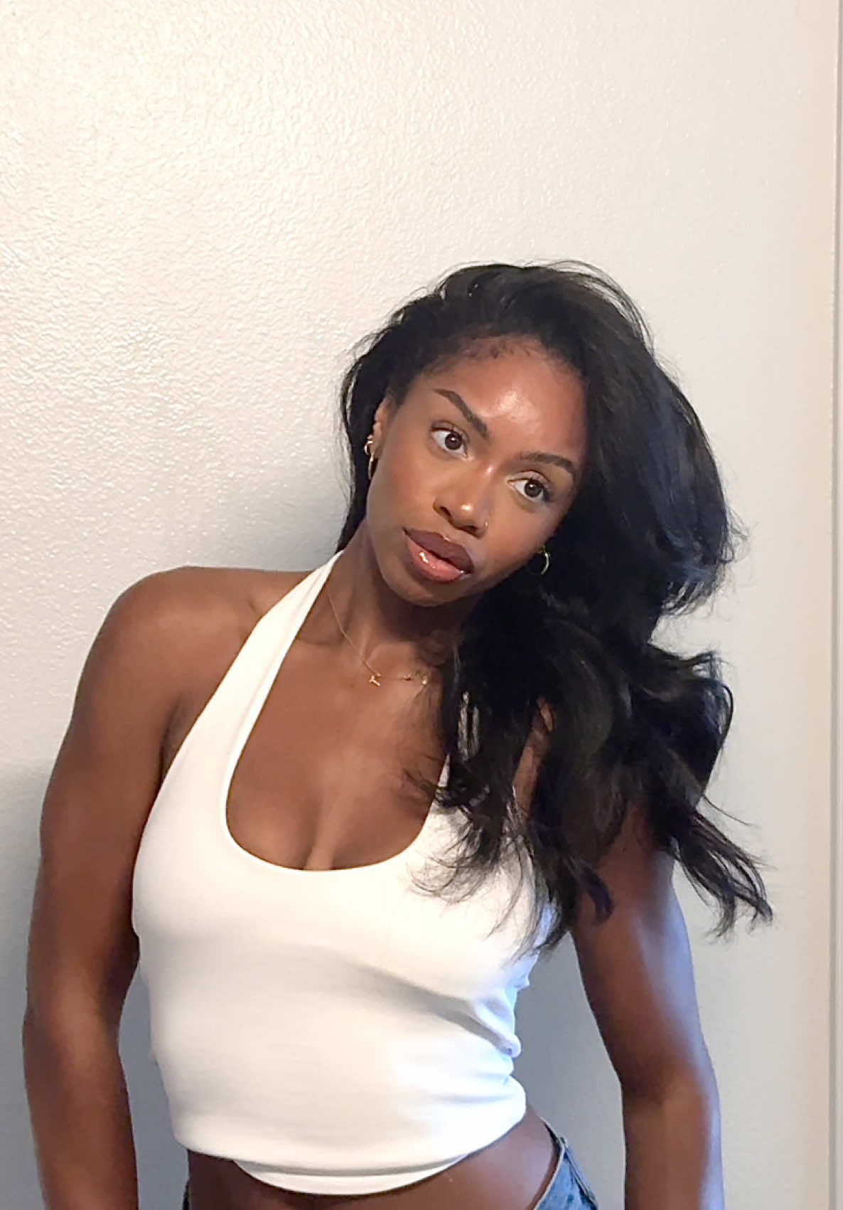 a moment for the blowout + an OBVIOUSLY successful back day at the gym 🥹 #overnightcurlsresults #heatlesscurls #hairtips #hairstyles #sewinseason 