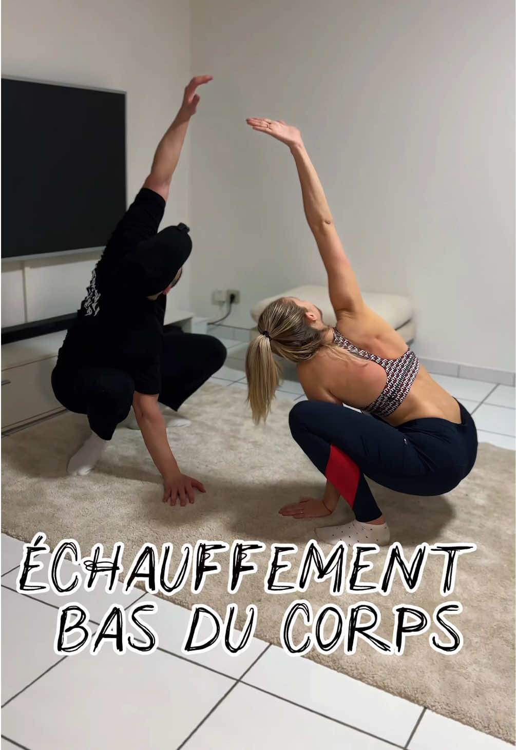 Un bon échauffement, c’est la base pour performer et éviter les blessures ! Aujourd’hui on te montre notre routine complète pour le bas du corps à la maison : 1️⃣ Auto-massages → pour détendre et préparer les muscles. 2️⃣ Mobilité → libérer les articulations et gagner en amplitude. 3️⃣ Étirements activo-dynamiques → activer et engager les muscles. 4️⃣ Montée en charge progressive → préparer le corps à l’effort réel. 💡 Prends 10 minutes avant ta séance, ton corps te dira merci.