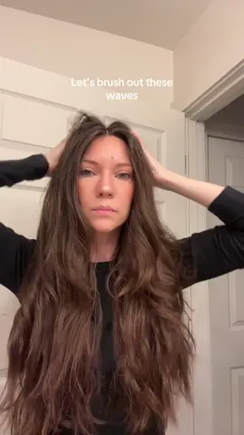 Let’s brush out these waves #wavyhair 