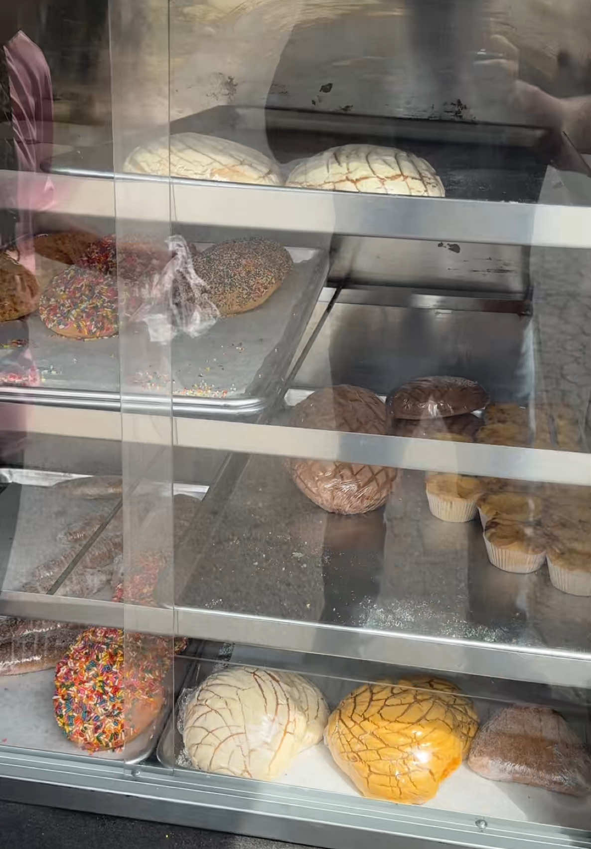 #panadero #sanantonio #thethingsyousee #onlyonthewestside yeah I bought some bread out of a van playing kids music…