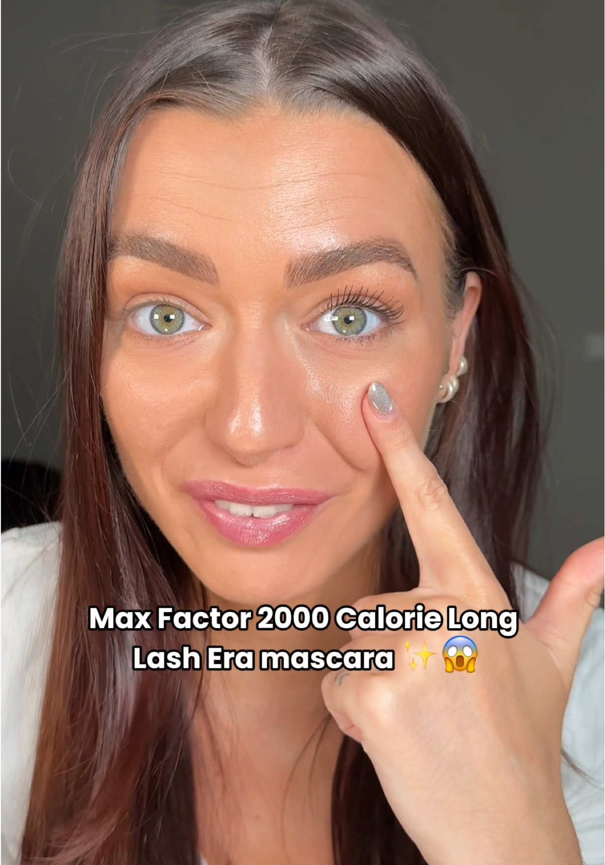 AD | Als je een goede tubing mascara zoekt: mijn wimpers zijn nog nooit zo lang geweest als met de Long Lash Era Mascara van @maxfactor 😍✨ Nu verkrijgbaar bij @etos met 50% korting, dus voor maar €9,99!! 😱 #InMyLongLashEra #MaxFactor #AD #TubingMascara #LangeWimpers