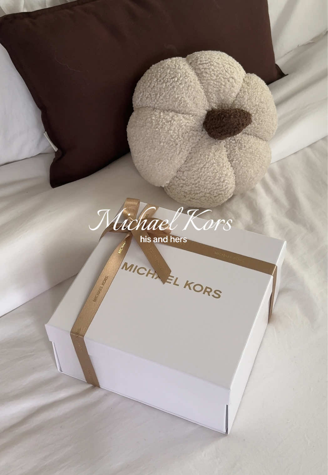 ✨ Double the elegance, double the allure. Introducing @Michael Kors Pour Homme Absolu — his & hers fragrances that perfectly complement each other. 💫 @Macy’s #MichaelKors #michaelkorspourfemme #chainreaction #AD 