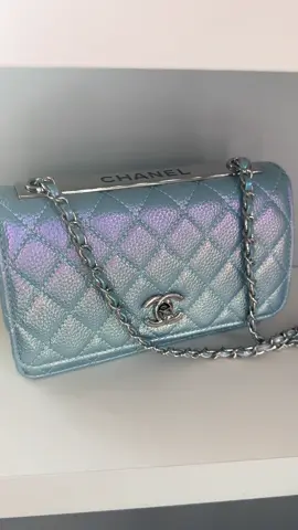 This first one is so stunning 🧜‍♀️🩵 ofc I love the pink too 😩🎀 #luxurybags #unboxinghaul #baghaul #purses #boujeeonabudget 