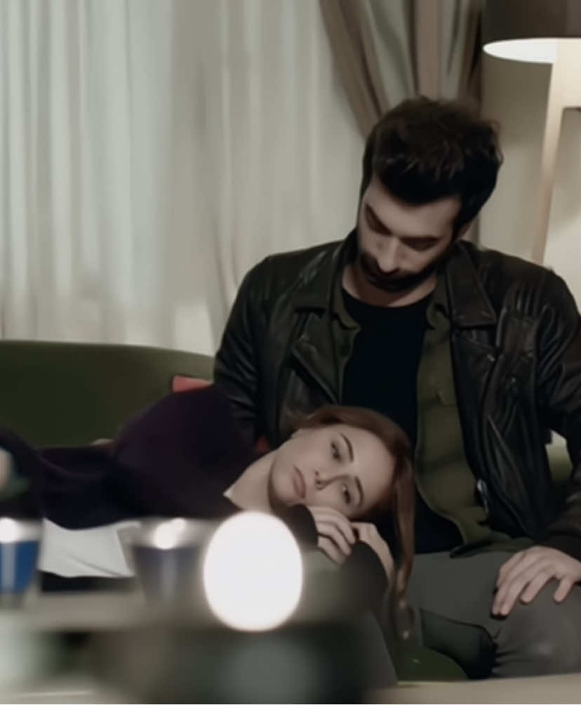 ❤️الحركة المفضلة ❤️#poyrazkarayel #poyrazayşegül #explore 