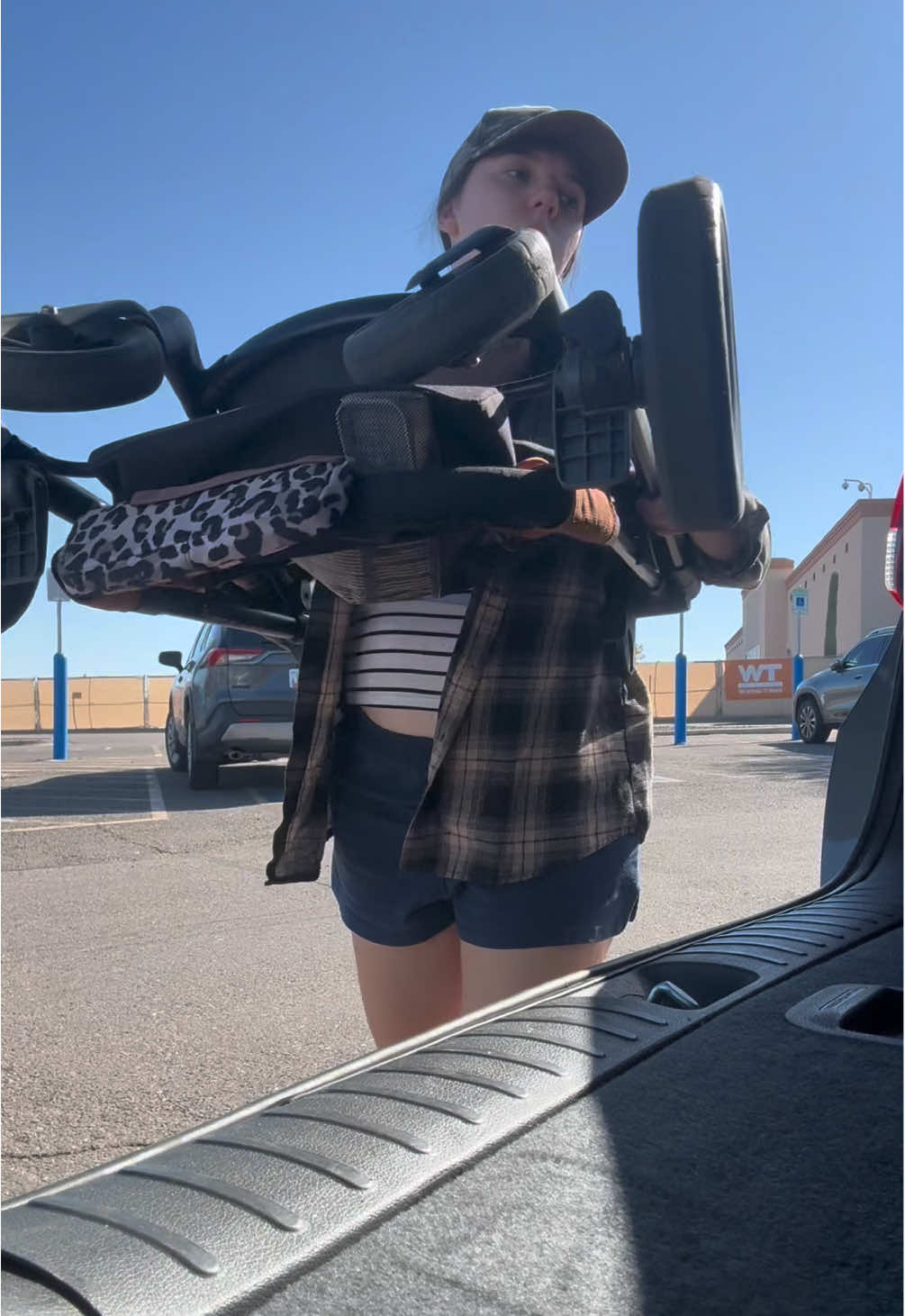 Happy Monday!☺️🫶🏼✨#CapCut #toddlermom #pregnantlife #fyp #ditl 