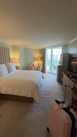 Room tour @Four Seasons Hotels #fourseasonshotel #fourseasonswestpalmbeach #westpalmbeach 