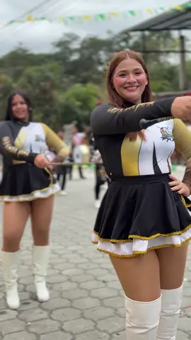 Hermosa PAULINAA ❤️‍🩹#paratiiiiiiiiiiiiiiiiiiiiiiiiiiiiiii #paulina #viral #bastoneras #ecuador🇪🇨 