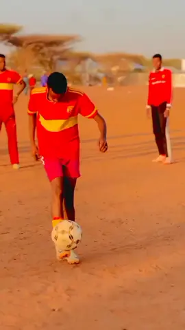 Baro Kubada Si Ey bulshada Ku BaratoH🤝🏟️#foryoupage #vypシ #kenyantiktok🇰🇪 #garissatiktokers💢🥰💖💥💦 #viralvideos 