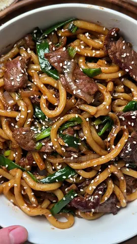 Mongolian Beef Noodles - so easy & so good 🤤 
