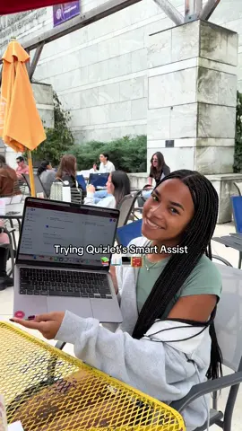 I love @Quizlet Smart Assist! 📚 #quizletpartner #college 