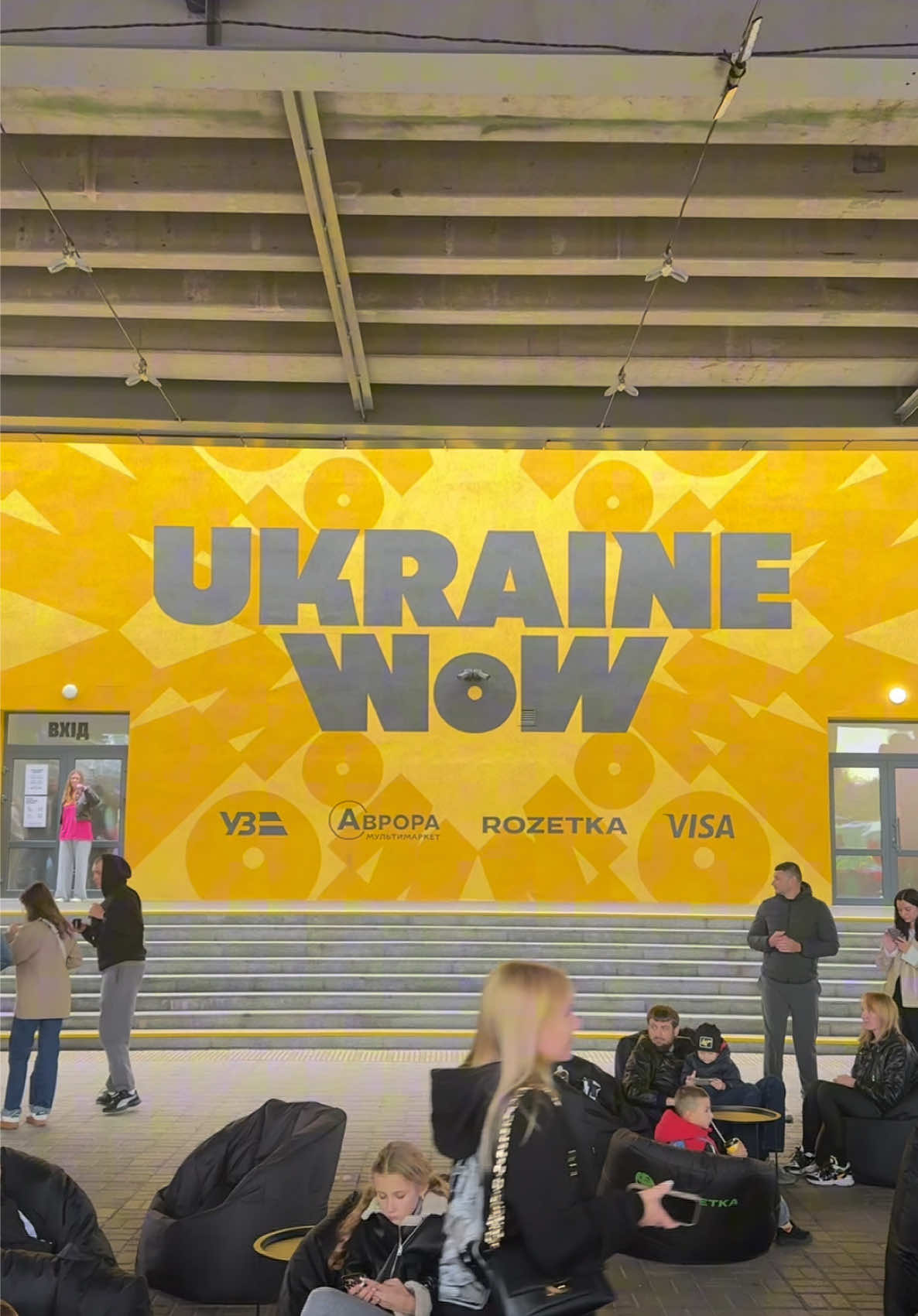 Нова виставка Ukraine WOW, присвячена українській історії та досягненням, відкрилася на 14 колії Центрального залізничного вокзалу 🇺🇦  Вона діє до 9 листопада, тож раджу відвідати! Квитки можна купити тільки онлайн Зберігай це відео та відправляй друзям або рідним, з якими підеш на виставку 📌