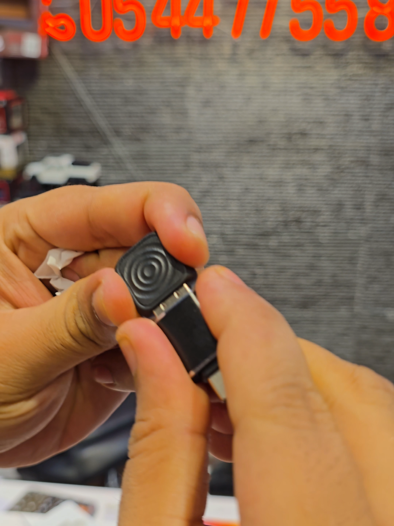 Mini Wireless CarPlay Adapter, Mini USB Design, Suitable for Cars, Plug and Play, Easy to Use, Fast and Stable Connection #foryou #achayanarmy555 #zamzamelectronics 