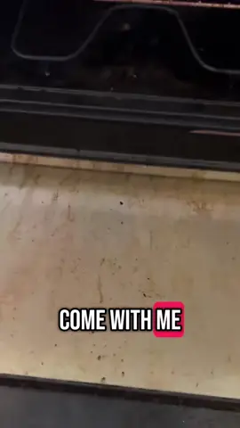 Cleaning an oven doesn’t have to be hard if you have the right products. 