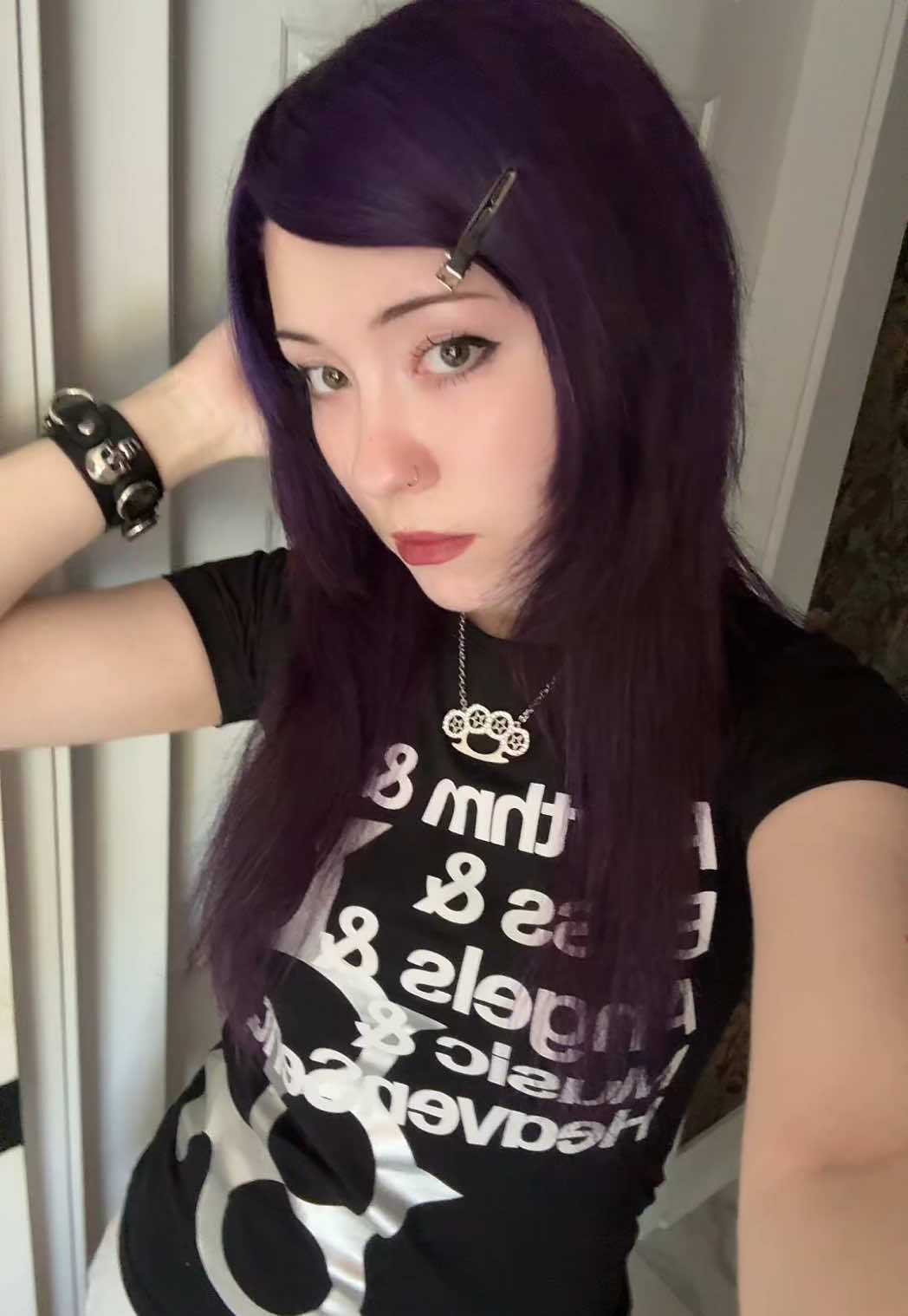 posting about my new hair again… sorry…. #dyedhair #colorfulhair #purplehair 