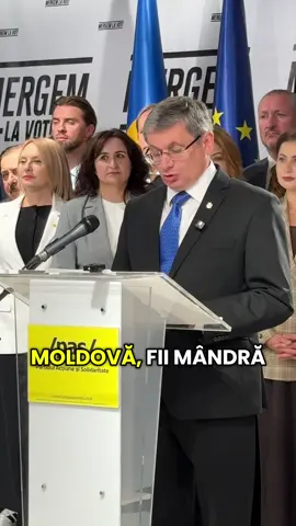 Moldovenii au arătat că libertatea unui neam e prea mare ca să încapă într-o sacoșă cu bani. Moldovă, fii mândră!