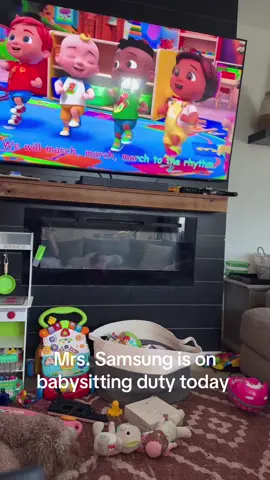 Screen time is for losers. Jovie likes to dance and Cocomelon plays some bangers. She gets her moves from her mama. #dancebabydance #fyp #samsungpartner 