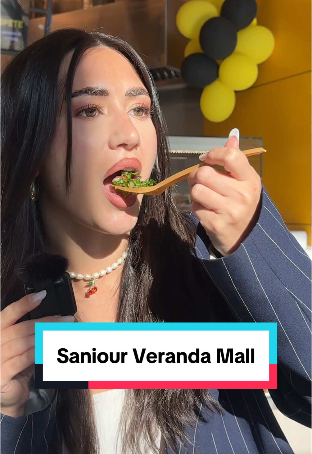 Vrei să încerci o variantă sănătoasă și gustoasă? Hai la @saniour.romania din Veranda Mall! 🤍👀 #romania #fyp #lorenarumbecu #food @lorena.rumbecu 