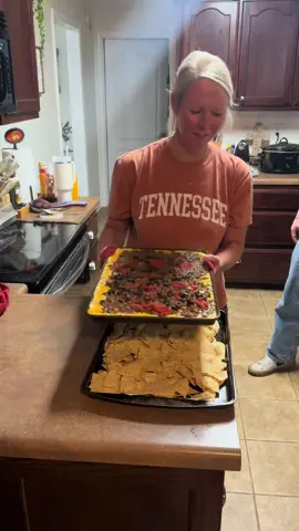 We tried the conveyor belt nachos!! And I will be making these every time 😋 @Tim Steppe   #sheetpannachos #conveyorbeltnachos #FoodTok  #sosatisfying 