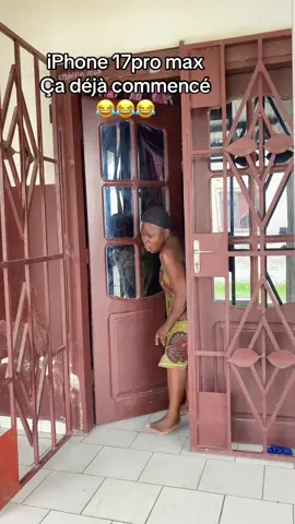 iPhone 17pro max 😂😂😂#congobrazzaville242🇨🇬🇨🇩 #congobrazzaville242🇨🇬 #fyp #pourtoii #viralvideos @22 arts 